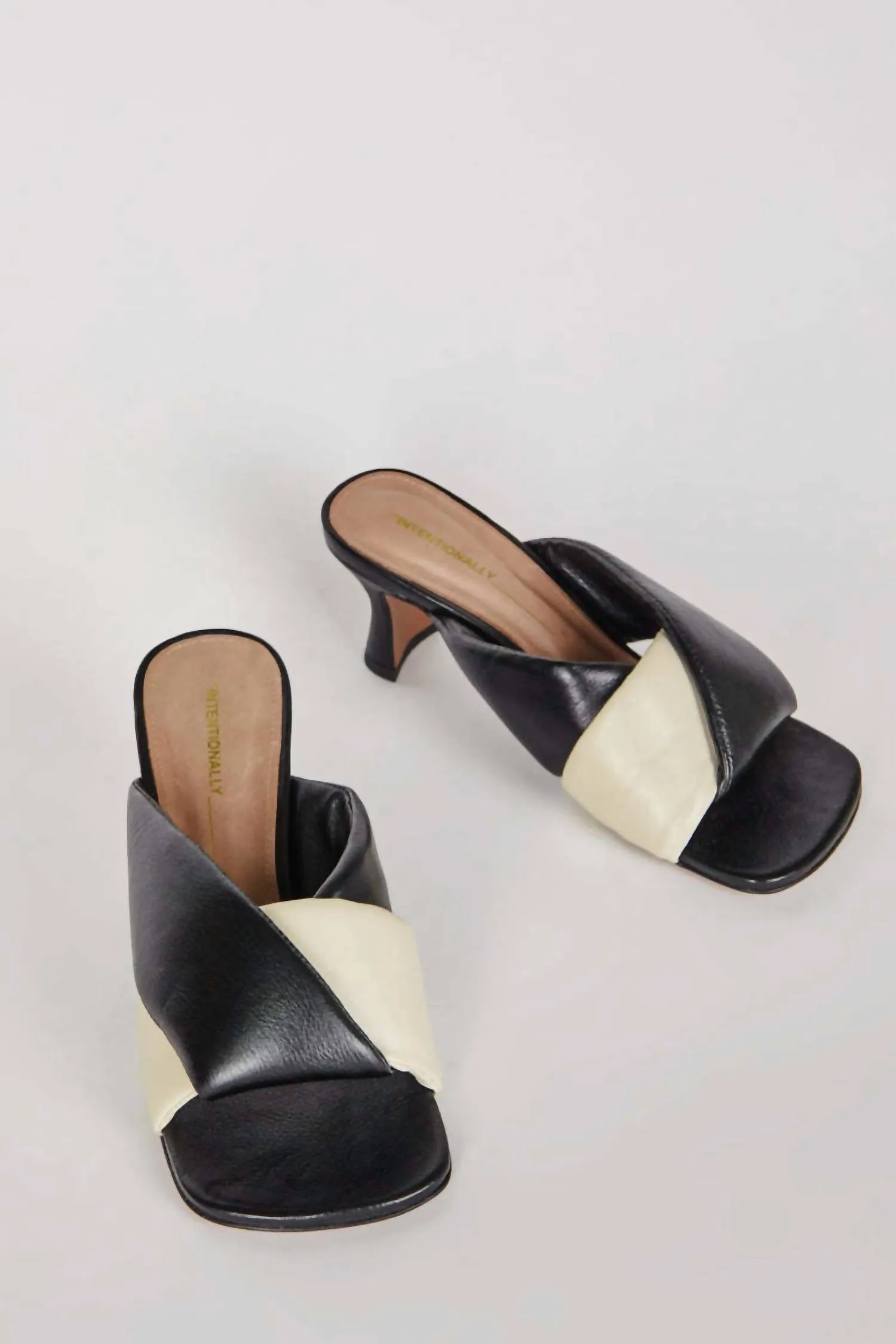 Comfortable to wear Women's Tele Heels In Black/white