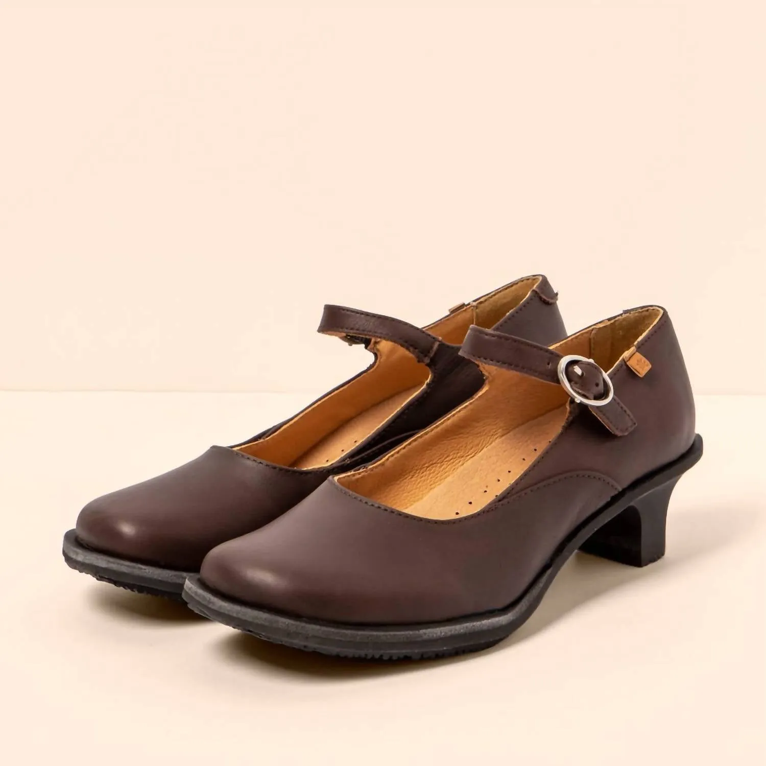 Chic Heels Women's Igusa Wax Nappa Shoes In Brown