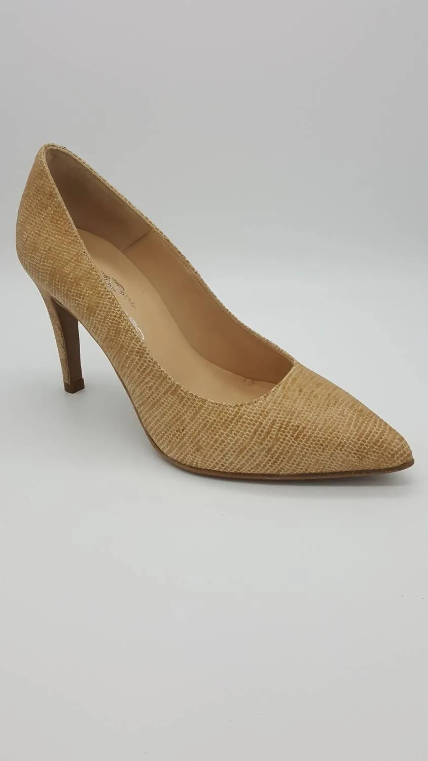 Namibia Pointed Toe Pumps In Gold Comfortable Soles