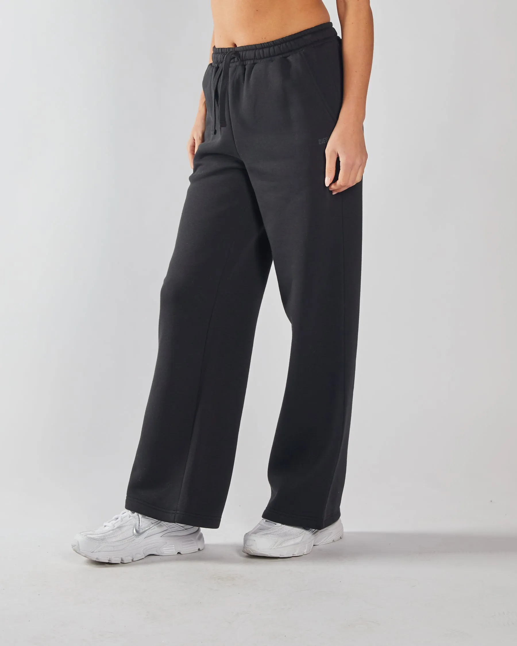 Evie Wide Leg Jogger Black Outdoor Apparel Active Look