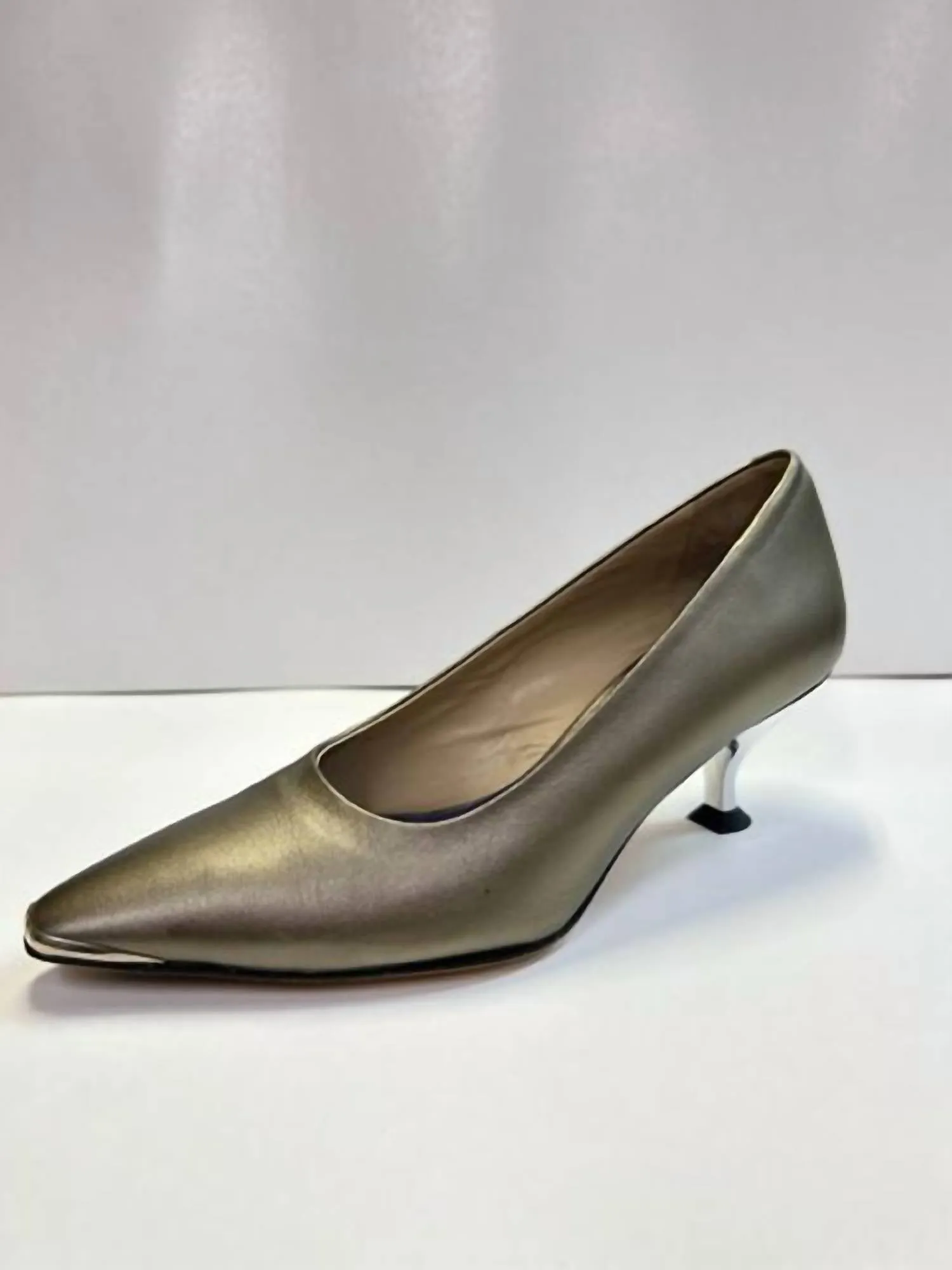 Sturdy Build Enhanced Mobility Duccio Pumps In Pewter