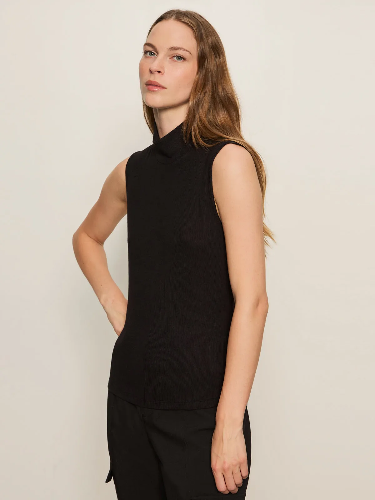 Preppy Essential Sleeveless Mock Neck Tank Black