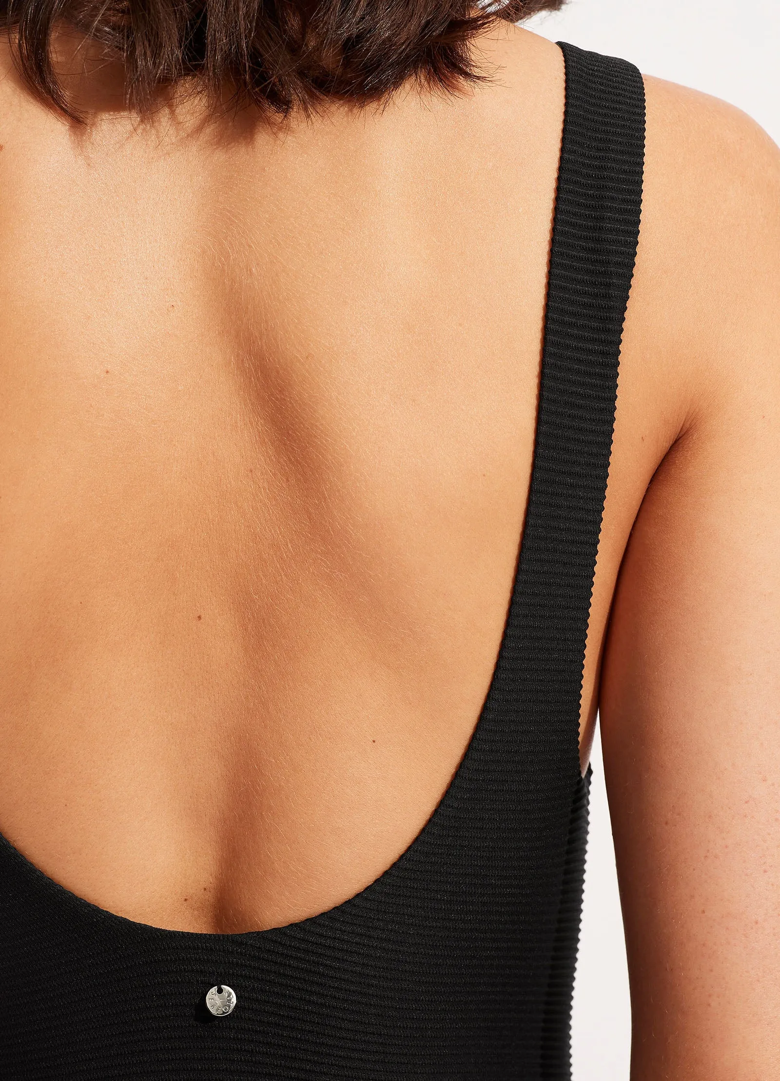 Essentials Retro Tank Maillot - Black Silicone Grips Day To Night