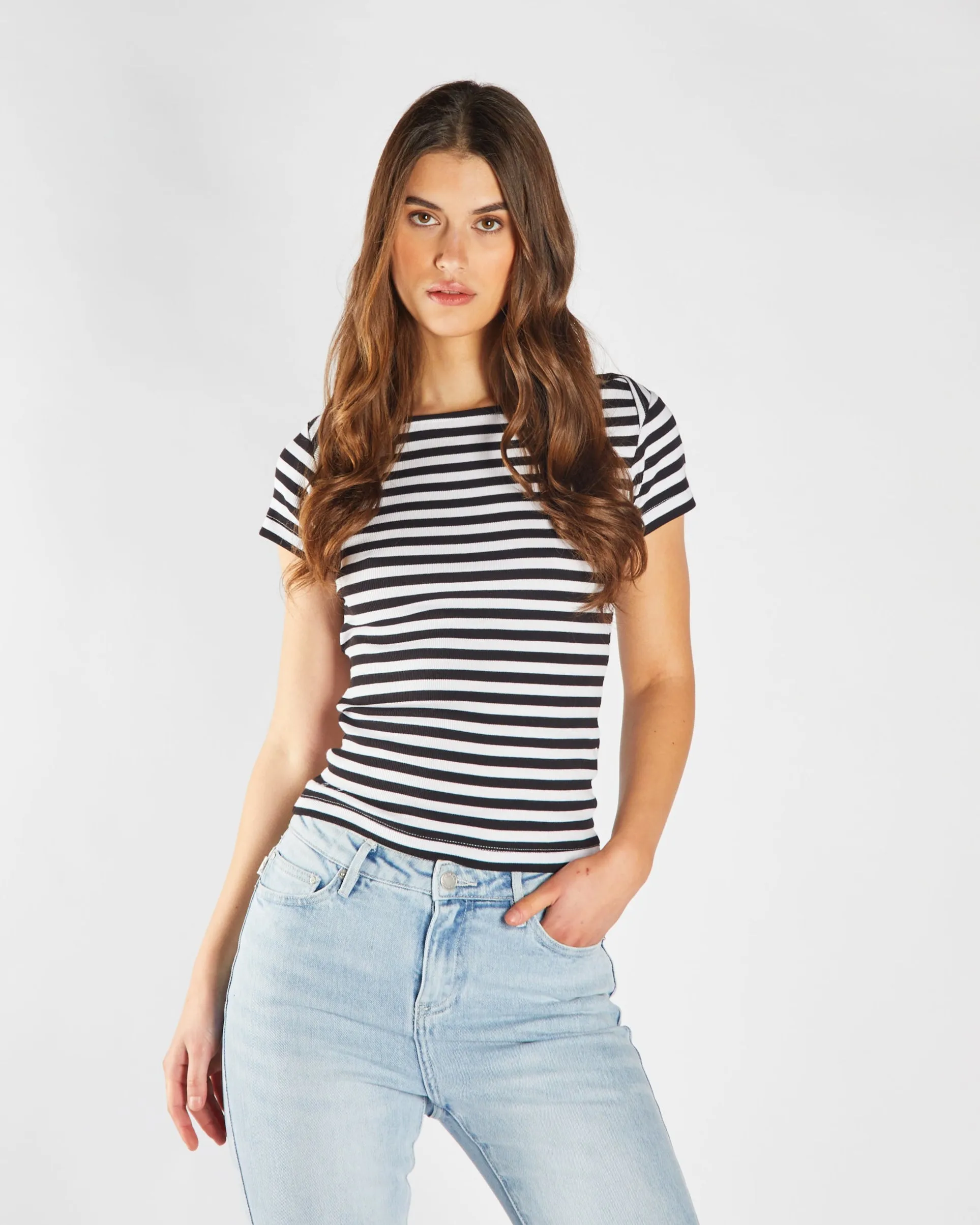 Finette Top Black & Dove White MoistureControl Fabric