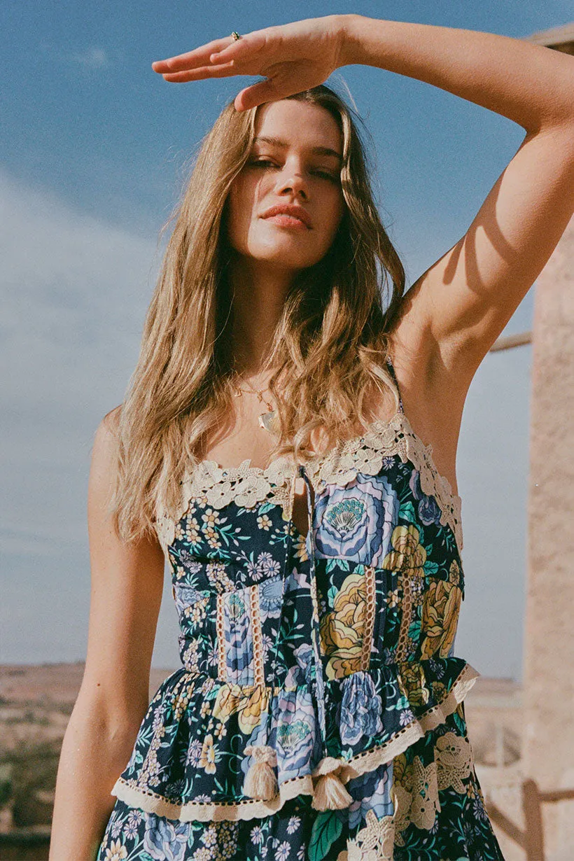 Simple yet chic gown Full Bloom Ruffle Soir??e Dress