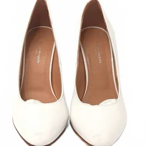 Cozy Heels Women's Patent Leather Court Pumps In White