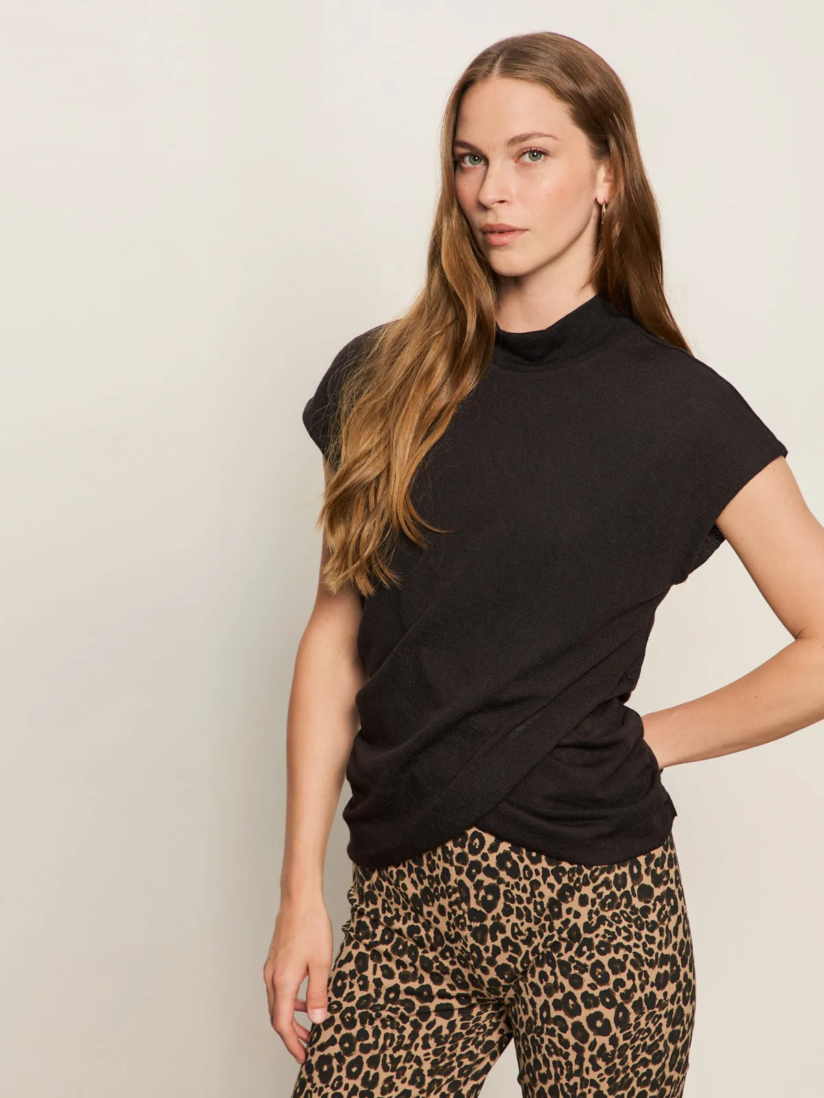 Everyday Look Wear elastic waistband Draped Sleeveless Mock Neck Top Black