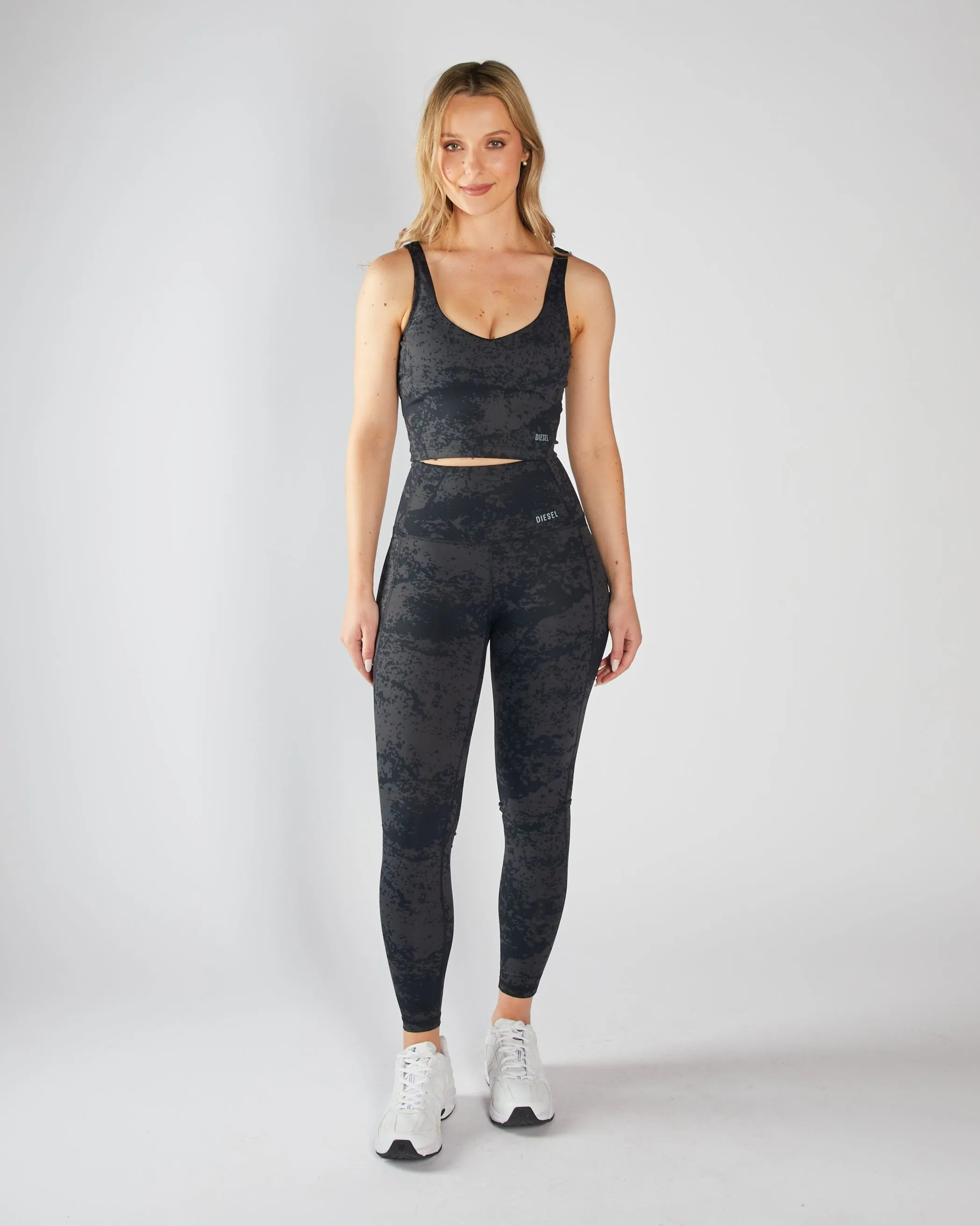 Nova Uhr Pant Black Acid Wash pack light Activewear Clothing