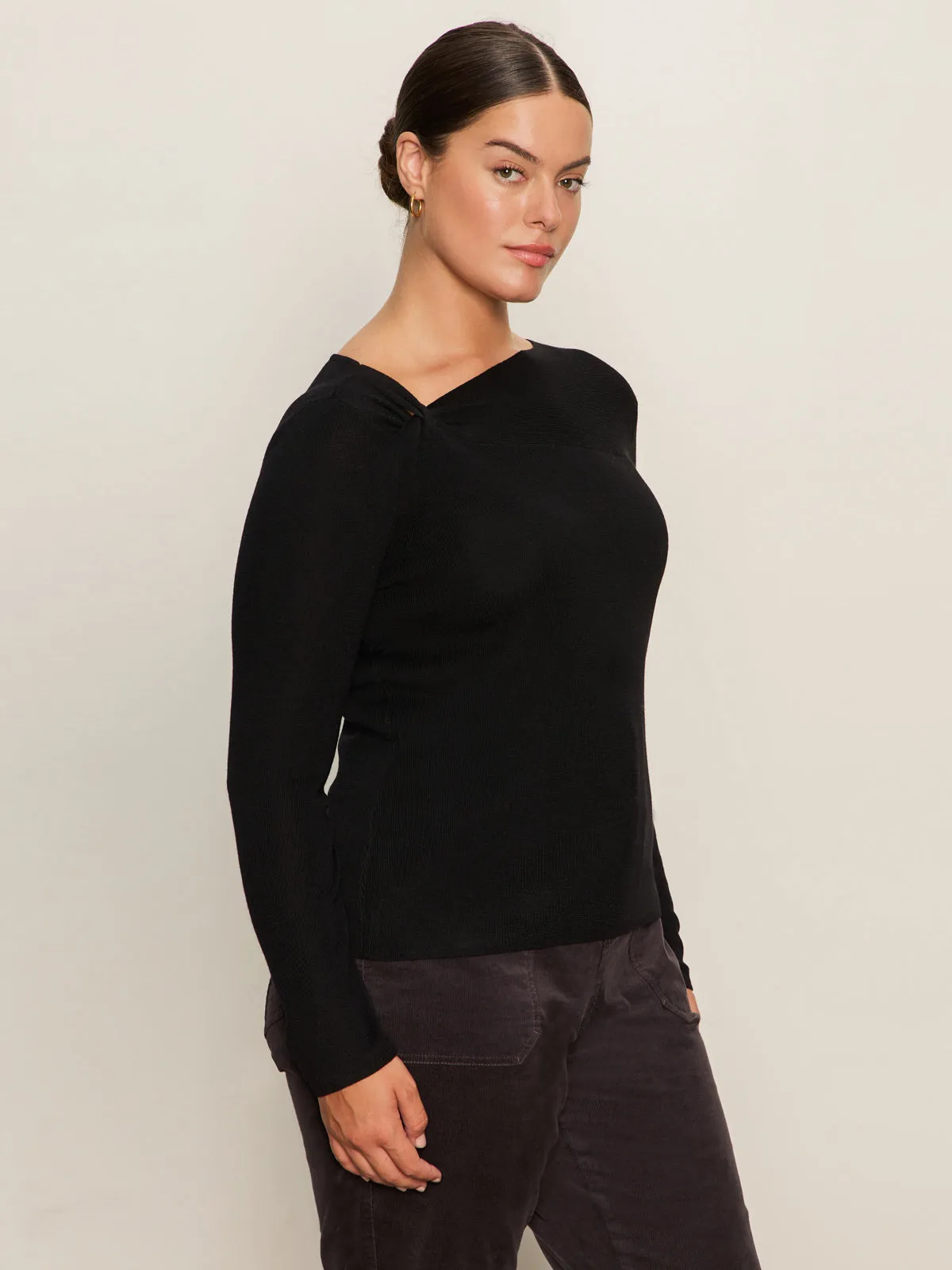Long Sleeve Shoulder Twist Top Black Extended Sizing Breathable and Comfortable Cozy Fit Wear