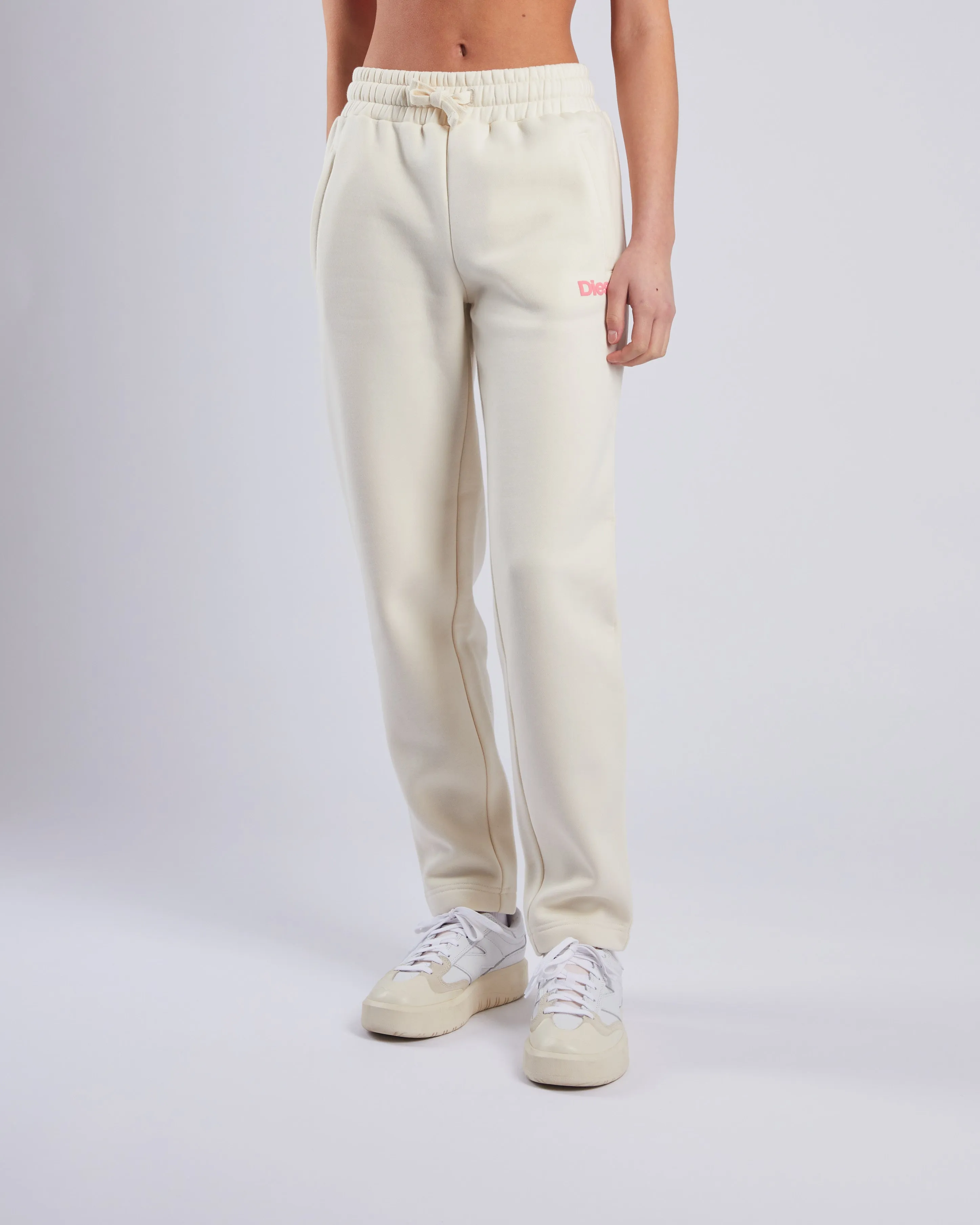 Handmade Fit Basic Wardrobe Lowen Jogger Creme