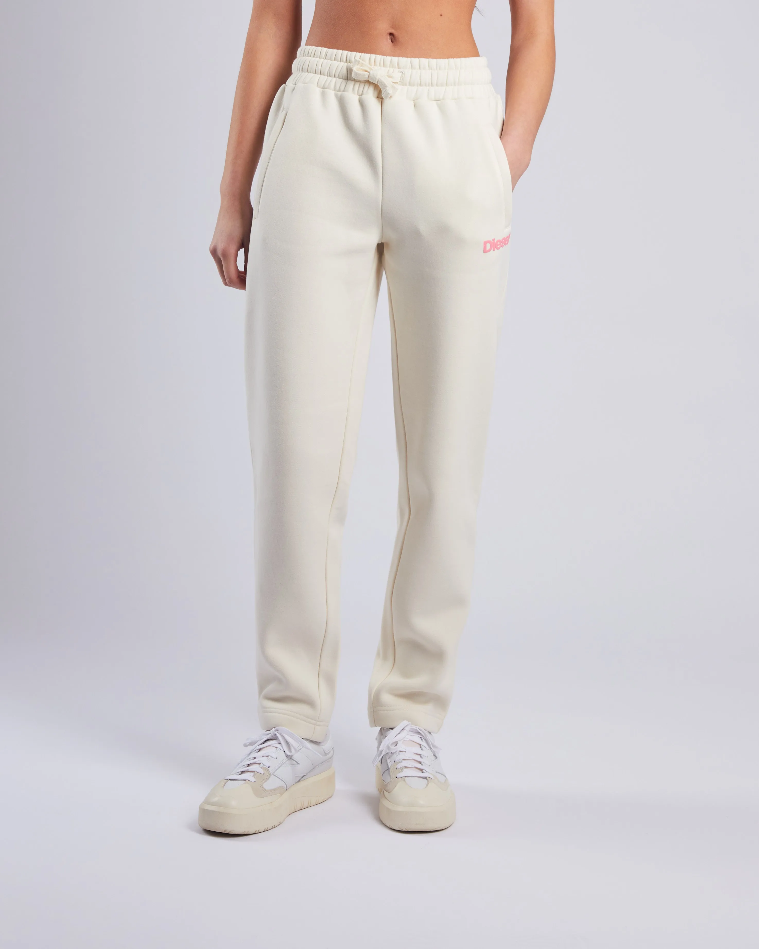 Breathable Style Stretchable Waistband Lowen Jogger Creme