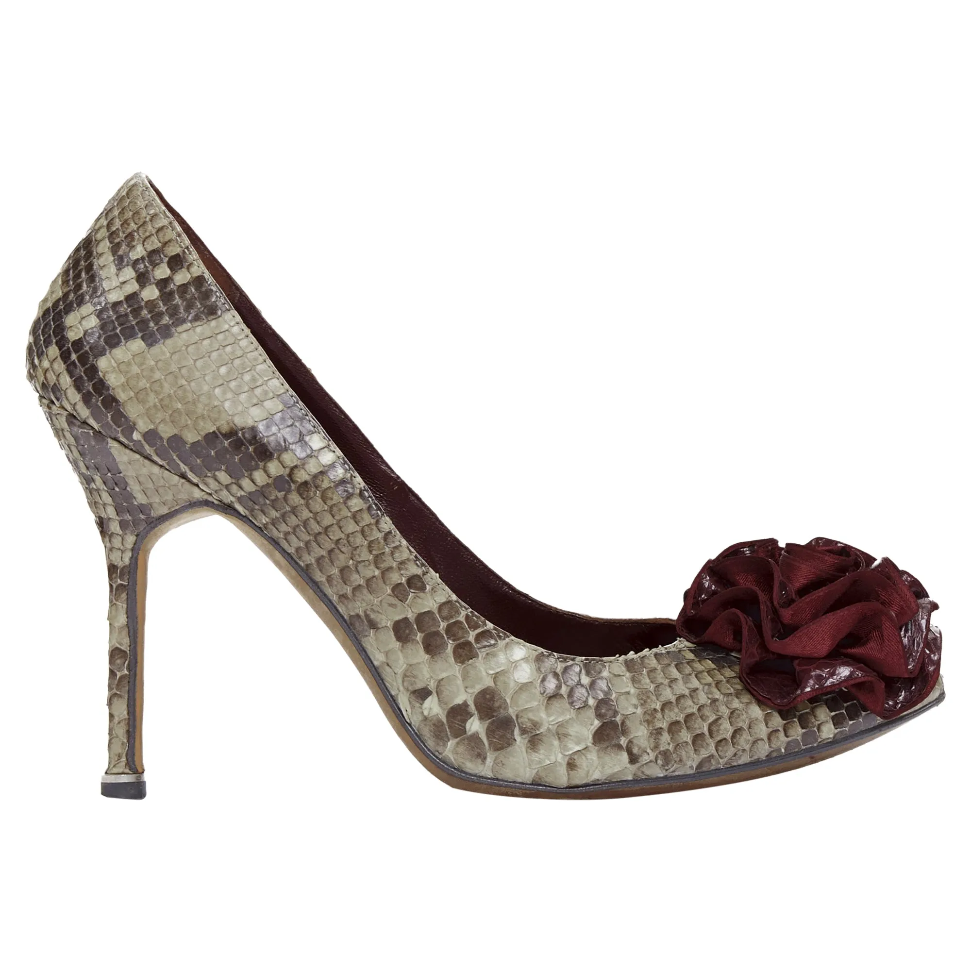 Manolo Blahnik Scaled Leather Rose Applique Pumps Cool Appeal Sleek Shoes