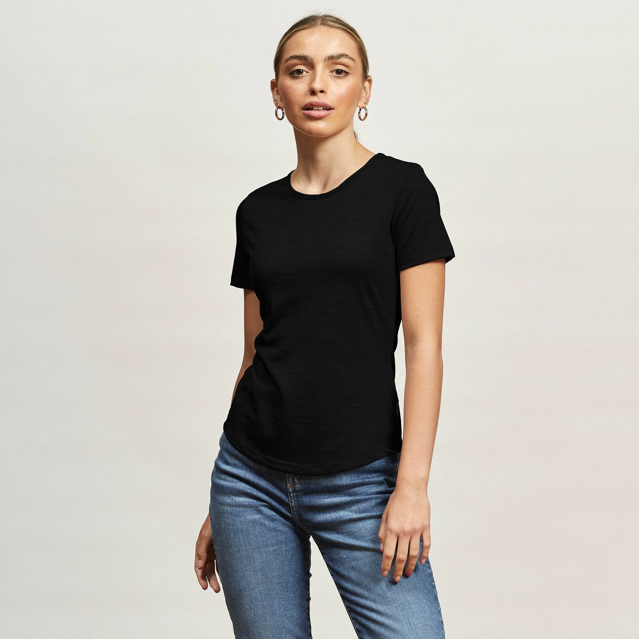 Merino Crew Tee Active Trend Bright and Bold