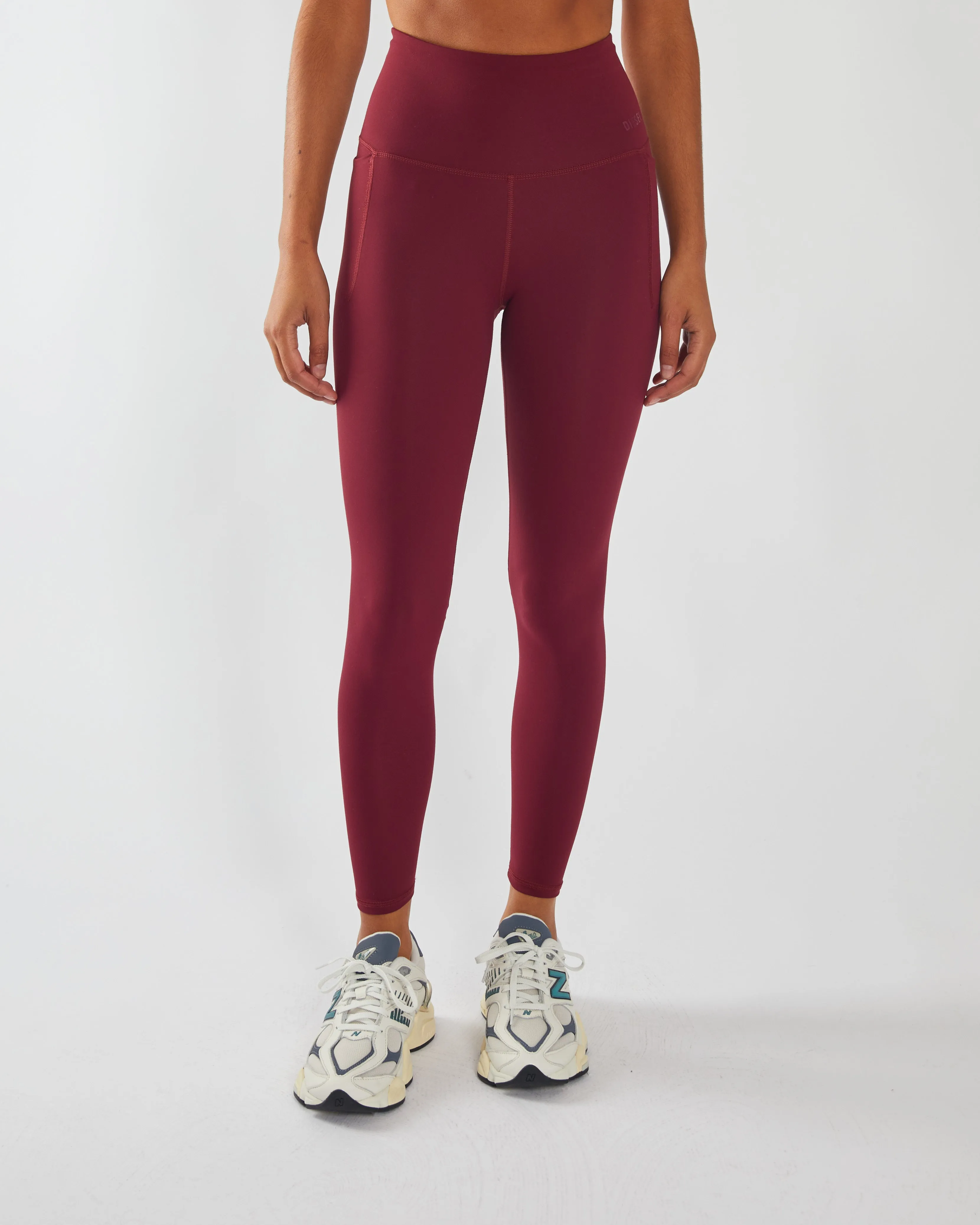 Odessa Ultra Hr Pant Cranberry Red LowProfile Street Style