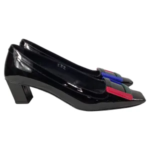 Roger Vivier Belle Vivier Graphic Pumps in Black Patent Leather Closed Toe