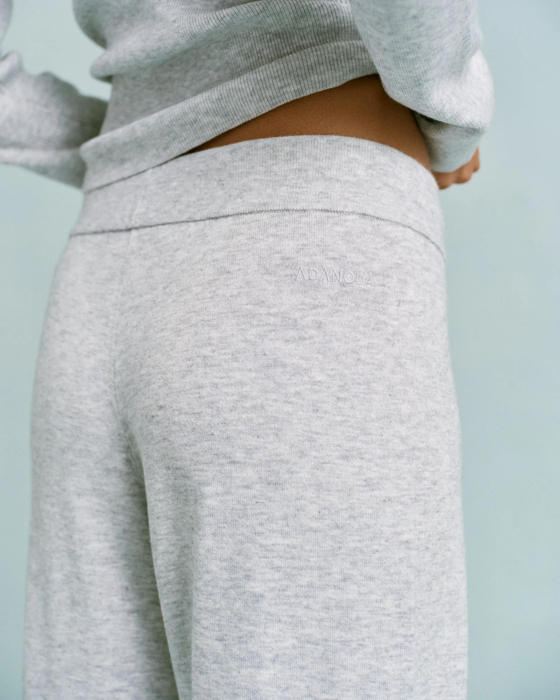 Sporty Function No Irritation Seams Knit Straight Leg Trousers - Light Grey Melange