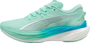 Puma Deviate Nitro 3 Womens Running Shoes - Green running in stadium