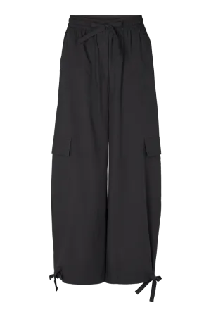 Layer Fit Tilde Loose Cargo Pants - Black