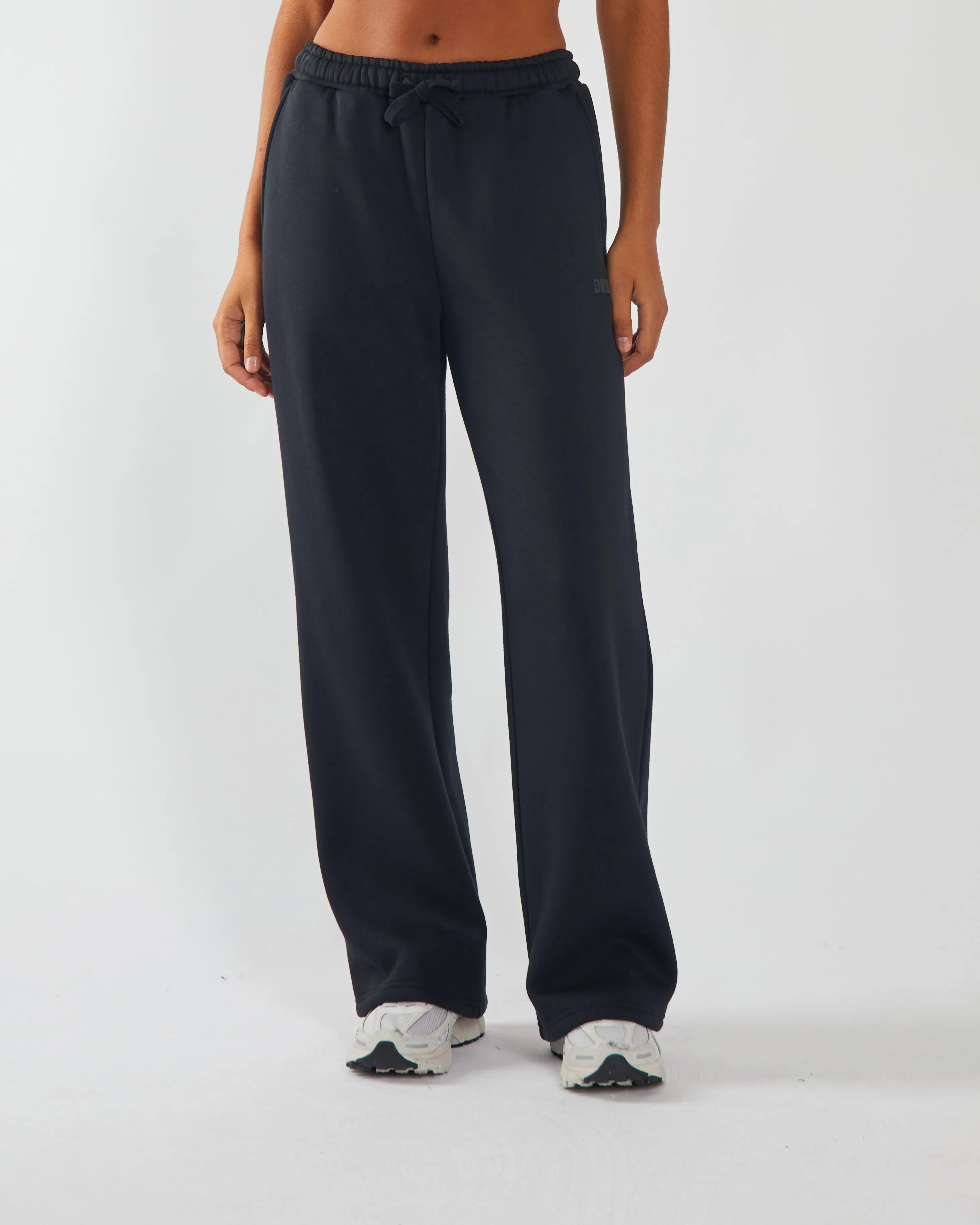 Rosaleen Jogger Jet Black Handmade Fit