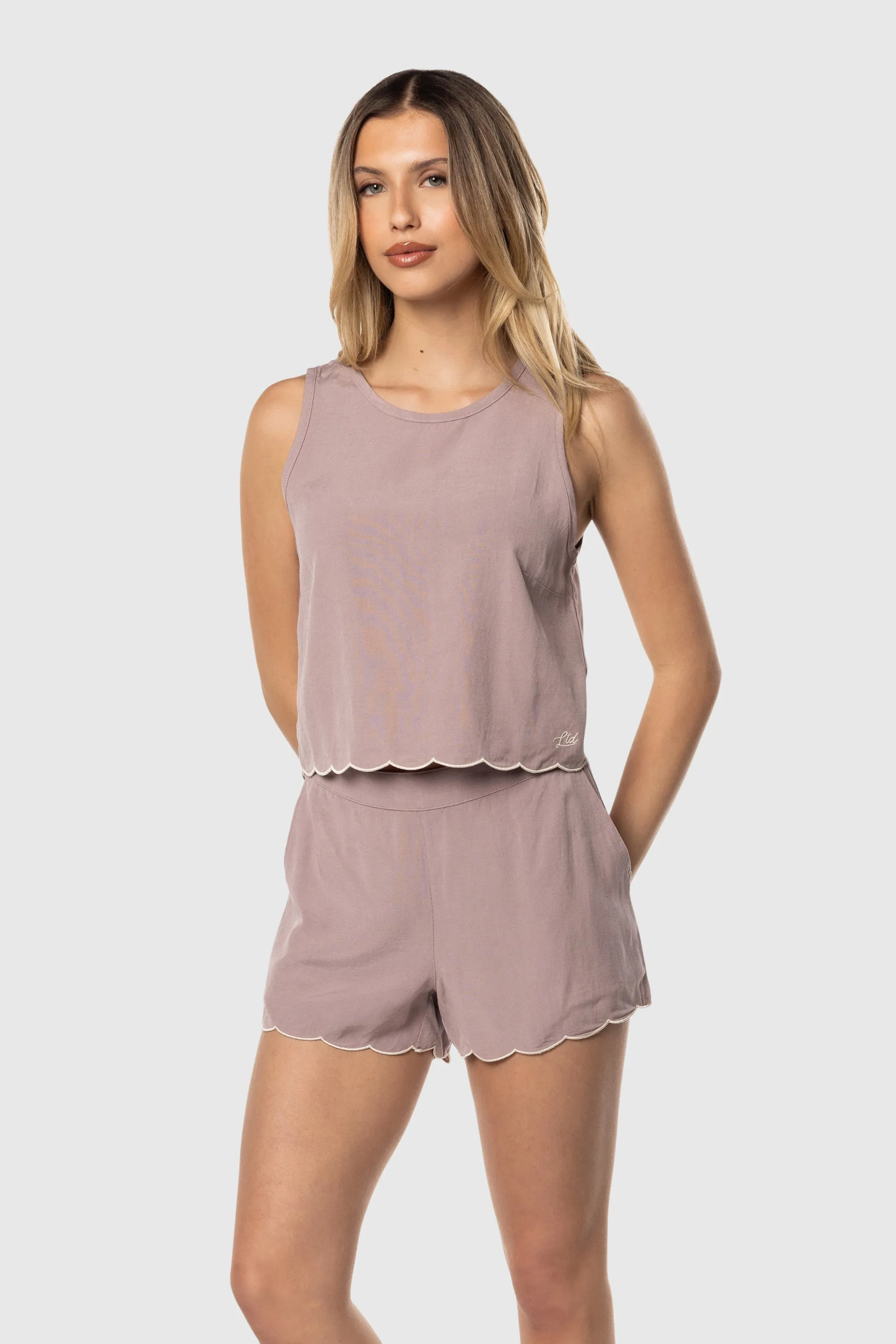 Scallop Edge Tank Rust - proof