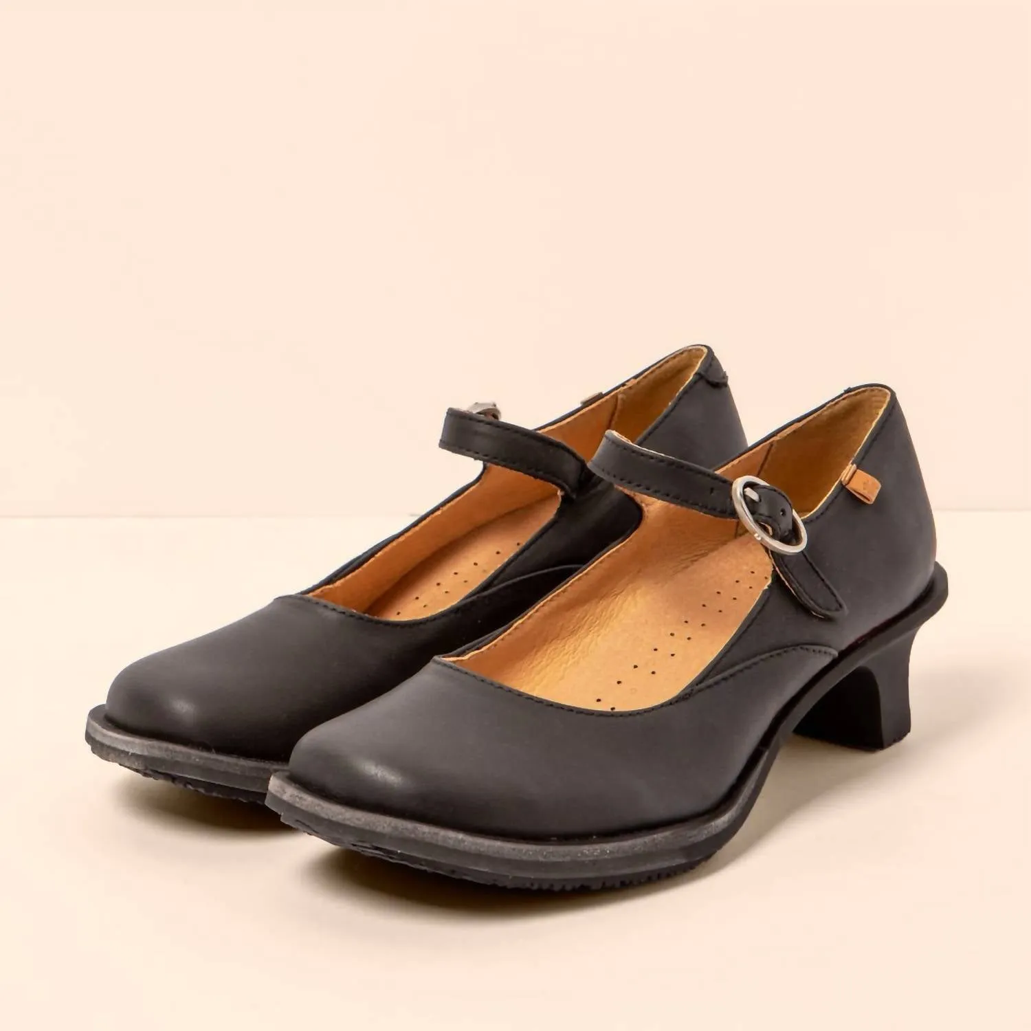 Stylish High Heels Women's Igusa Wax Nappa Shoes In Black