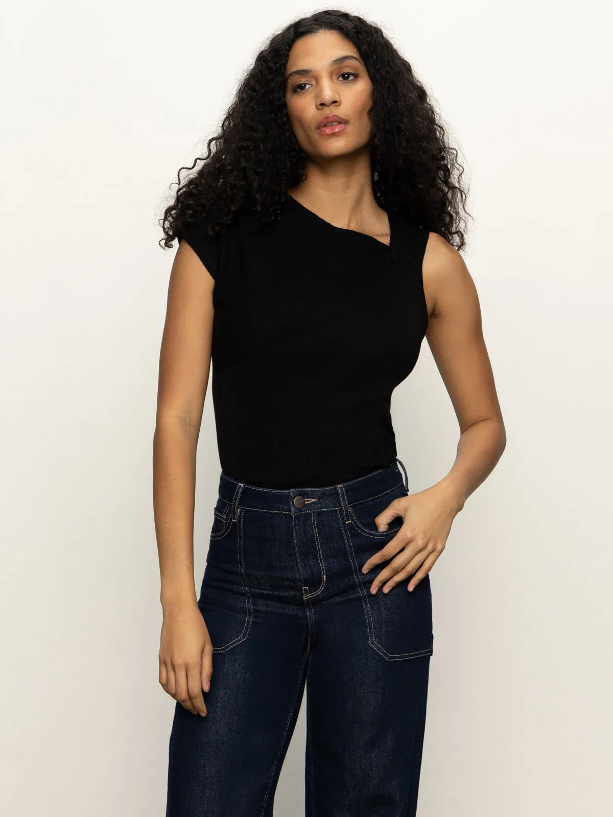 Shoulder Twist Top Black Fashion-Forward