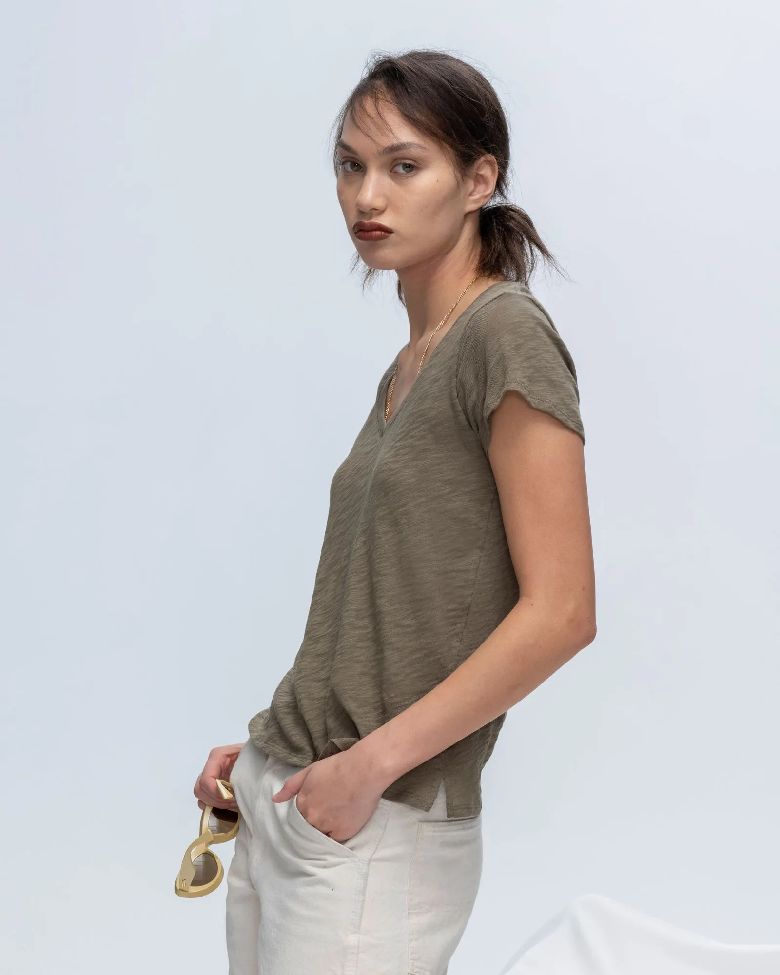 Slub Jersey Schoolboy V-Neck Tee - Army Temperature Control Fabric Raw Edge Hem