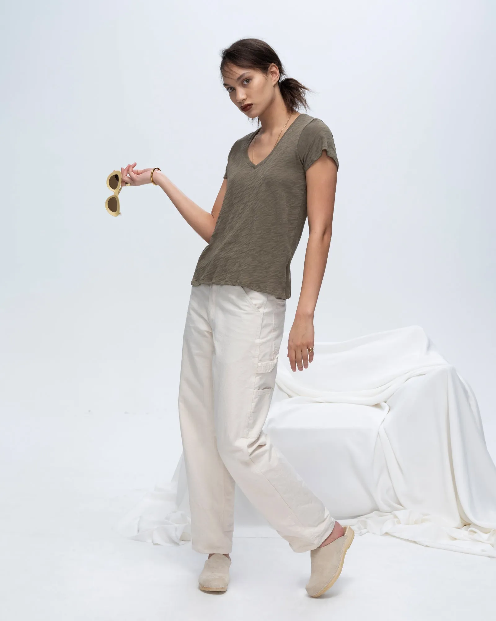 Slub Jersey Schoolboy V-Neck Tee - Army Elegant