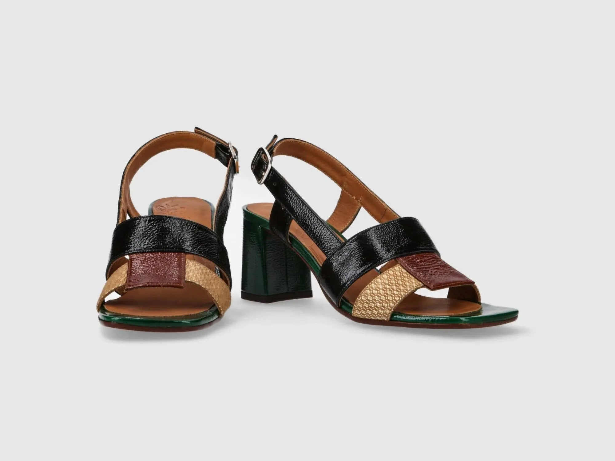 Anti Fatigue Shiny Accent Women Lyza Shoes In Black