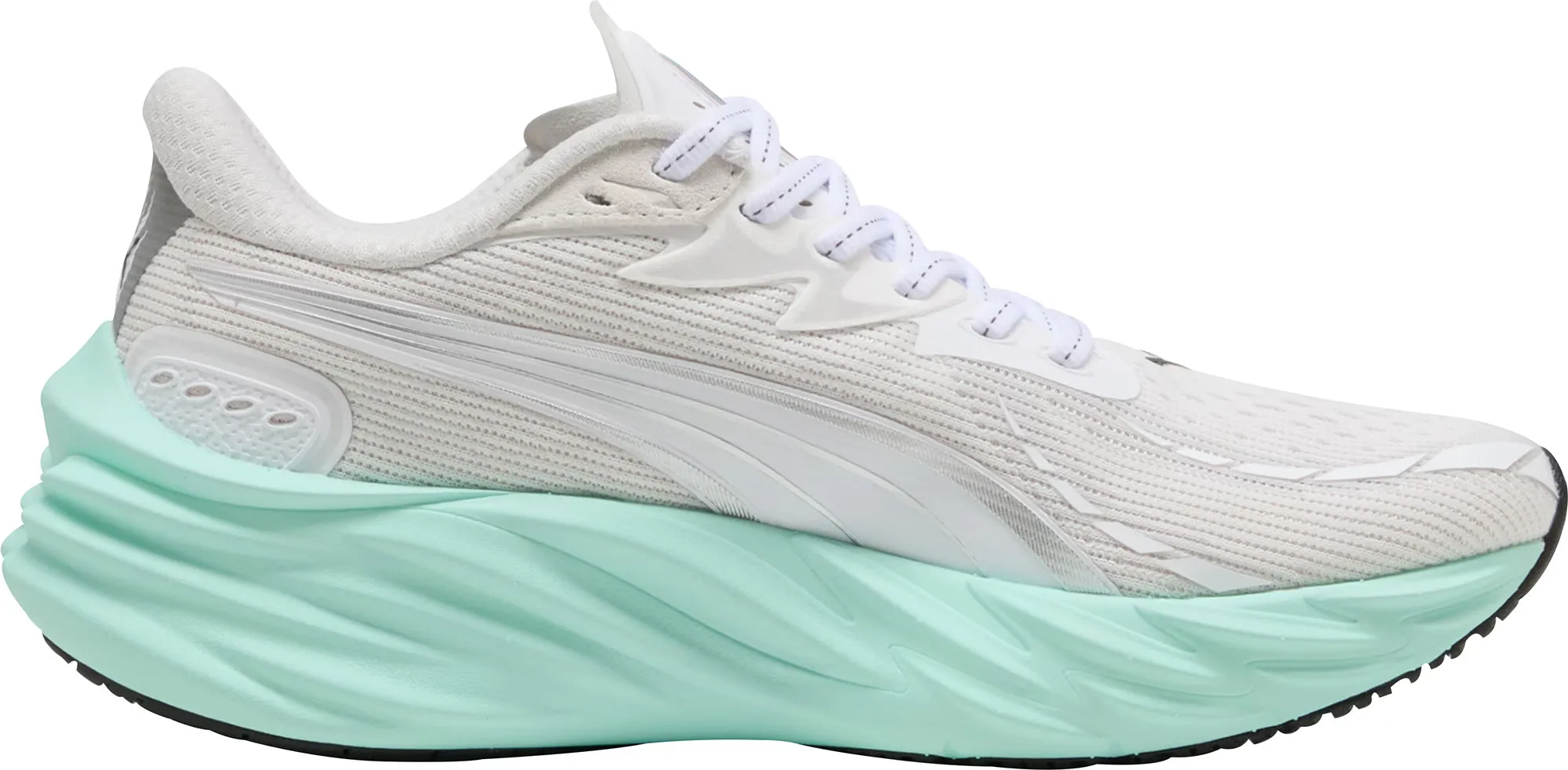 Puma Velocity Nitro 4 Womens Running Shoes - White running in a ski lift area shoes