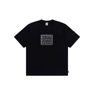 Date night TEAM TOMODACHI LABEL RHINESTONE TEE BLACK
