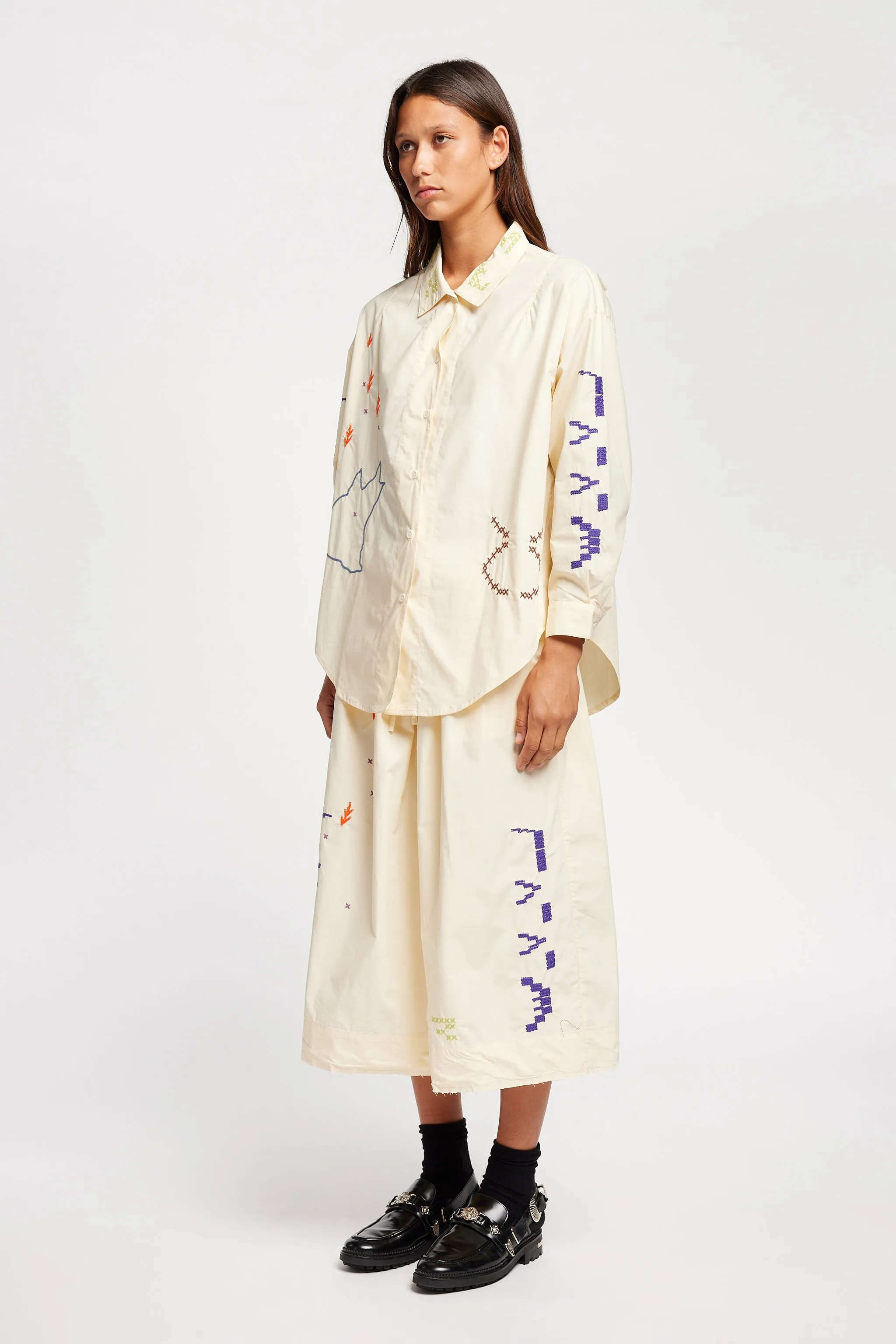 Universe Embroidered Skirt Ecru Denim style