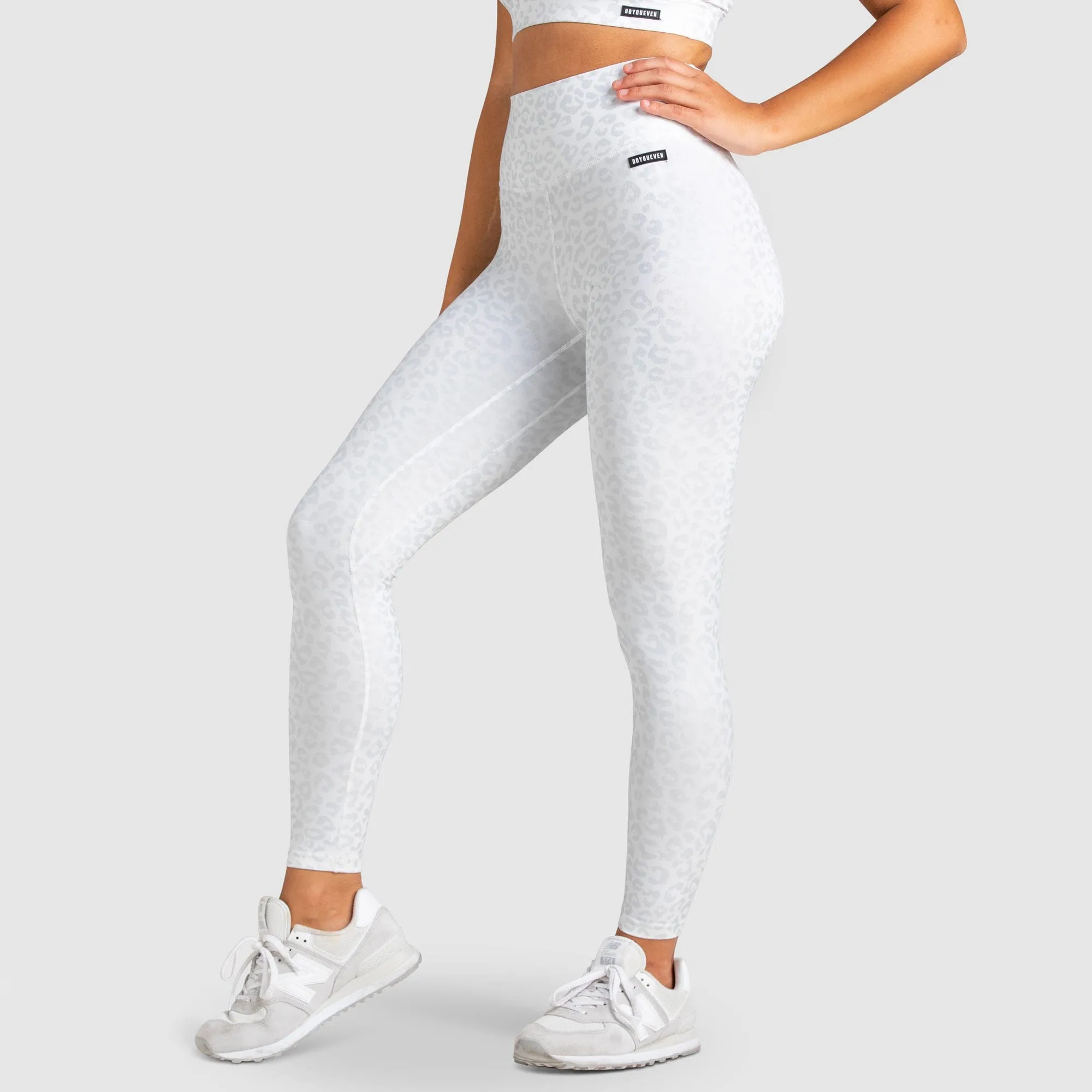 Holiday Outfit Quick Dry 4 Way Stretch Fabric Untamed Leggings - White