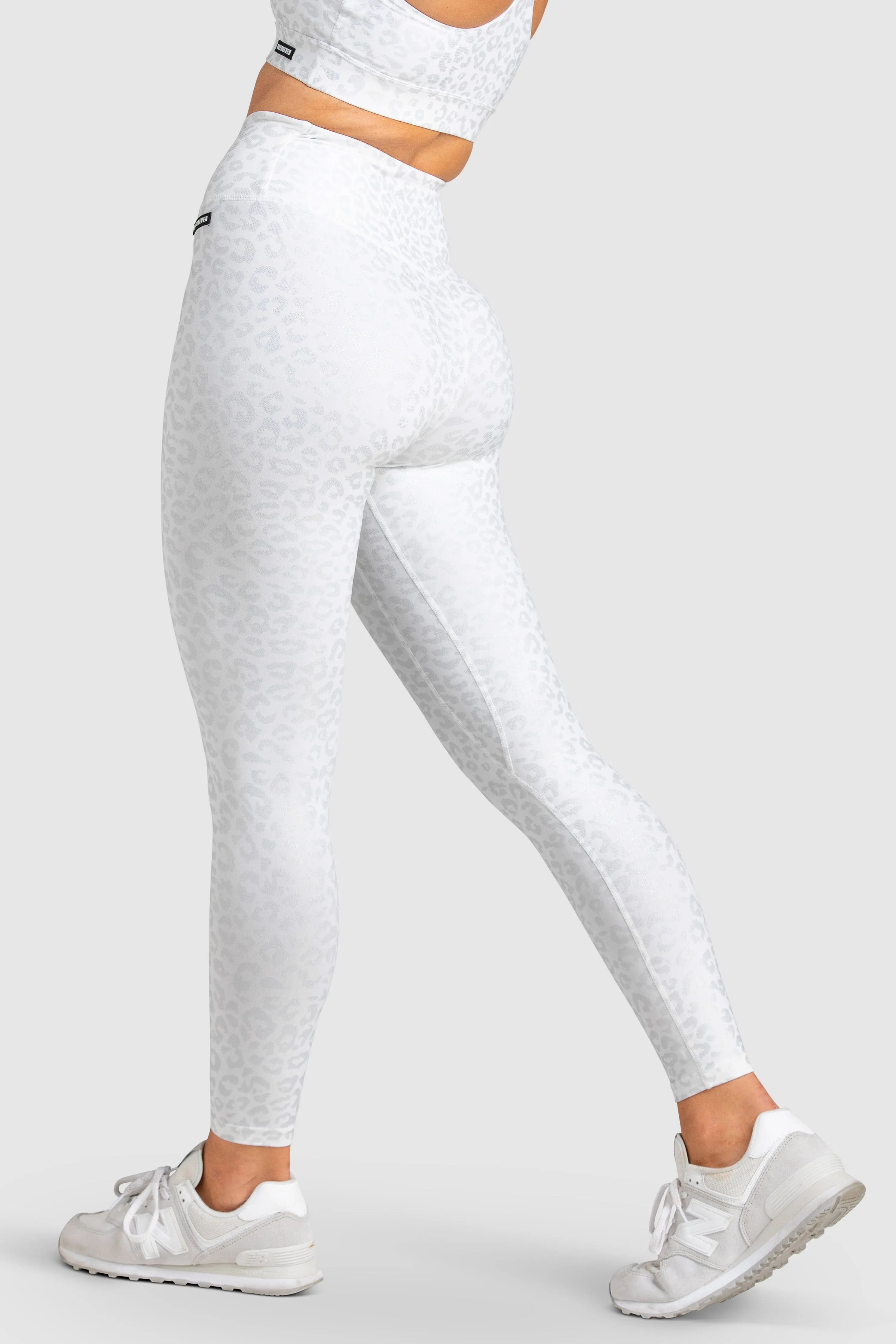 Smooth Finish Fitness Training Shape Retain Untamed Leggings - White