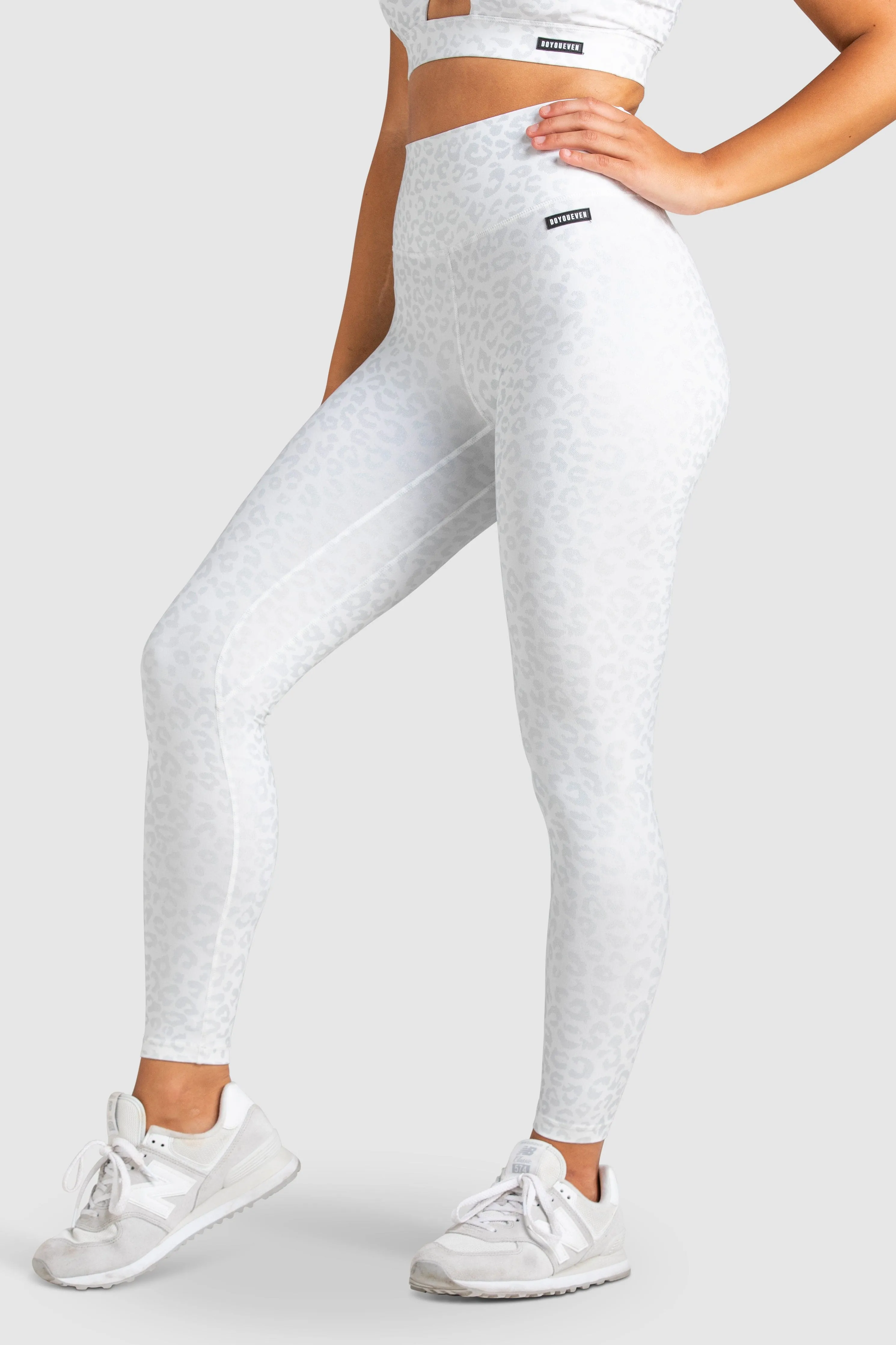 Sleek and Stretchy Lifestyle Ready Untamed Leggings - White