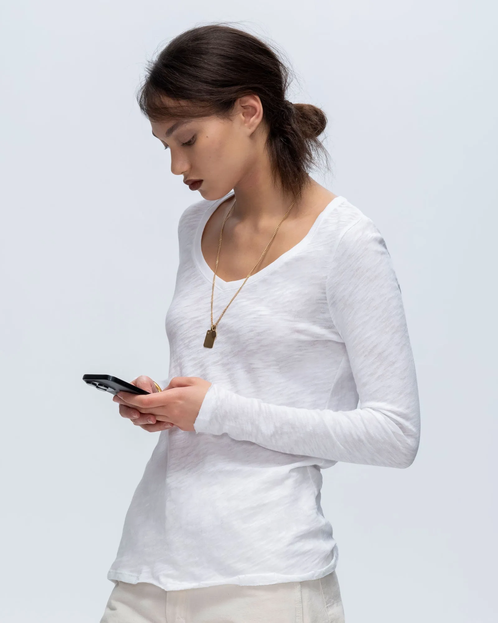 Simple and Relaxed Fresh Comfort Style Slub Jersey Long Sleeve V-Neck Tee - White