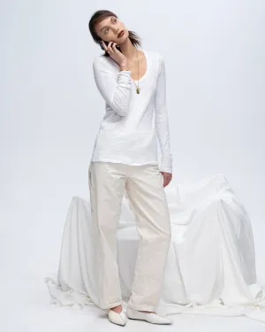 OdorResistantTechnology Snag Resistant Surface Slub Jersey Long Sleeve V-Neck Tee - White