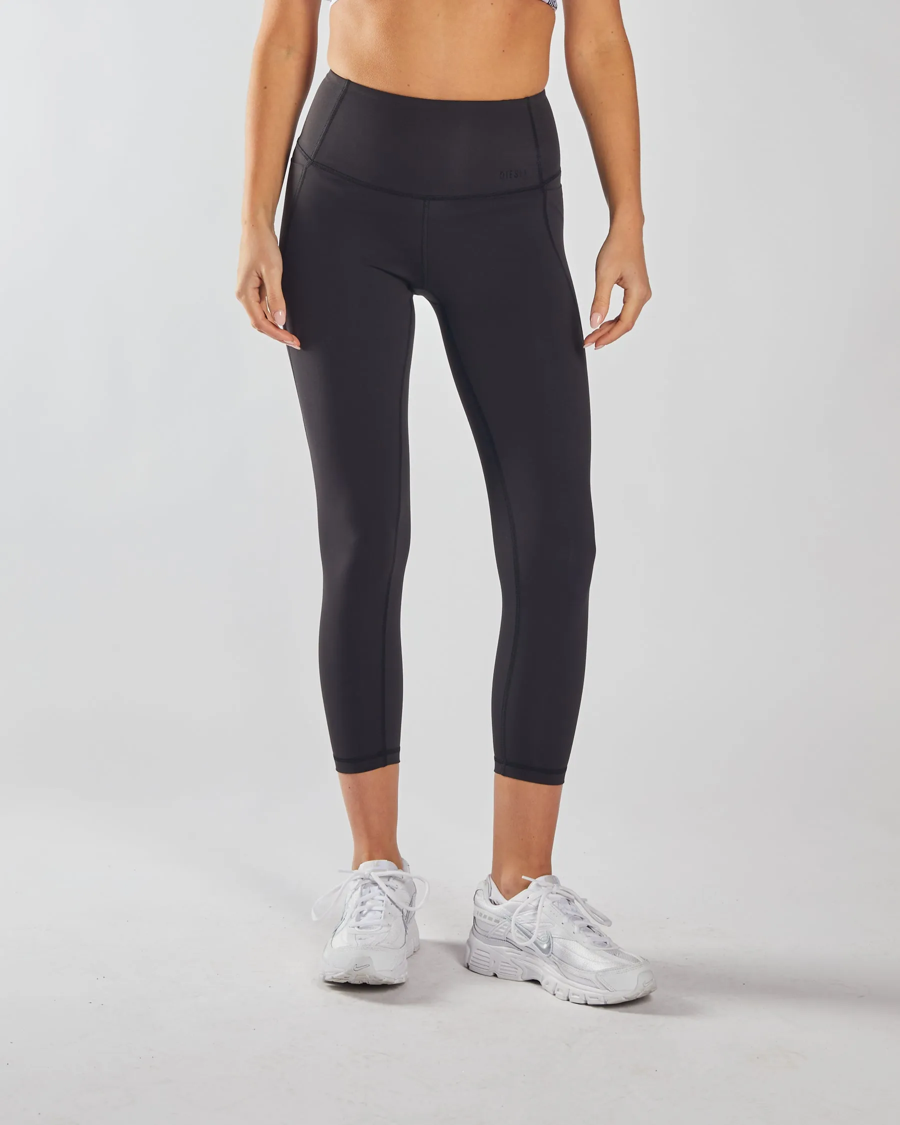 Country Core Sofia Cropped Pant Black