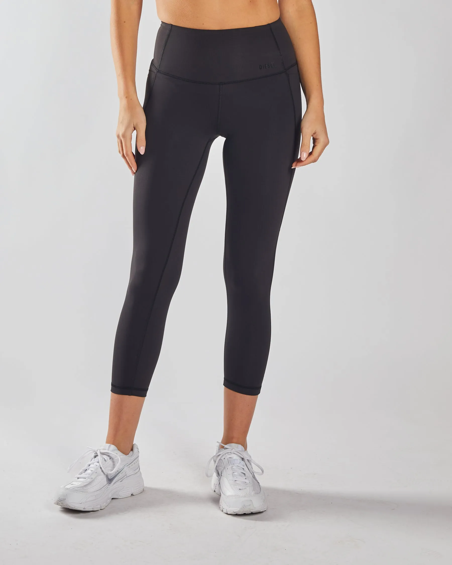 Sofia Cropped Pant Black Minimal Design