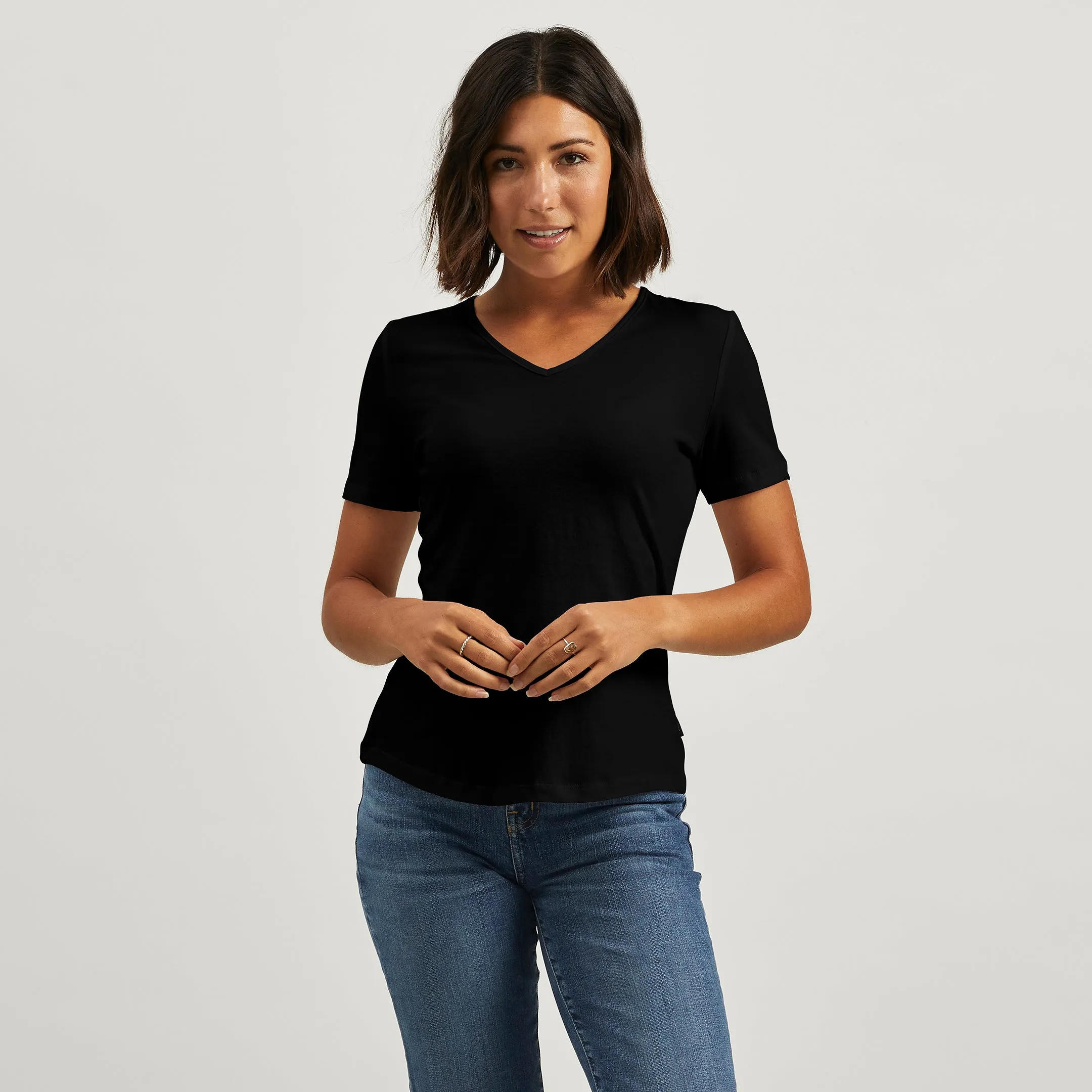 Cotton V-Neck Tee Holiday Outfit Style