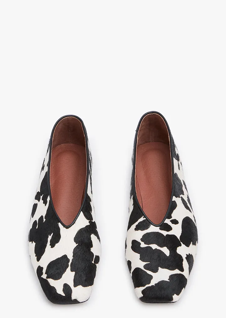 Bayley Black/White Pony Stretchable Upper Elegant Fit