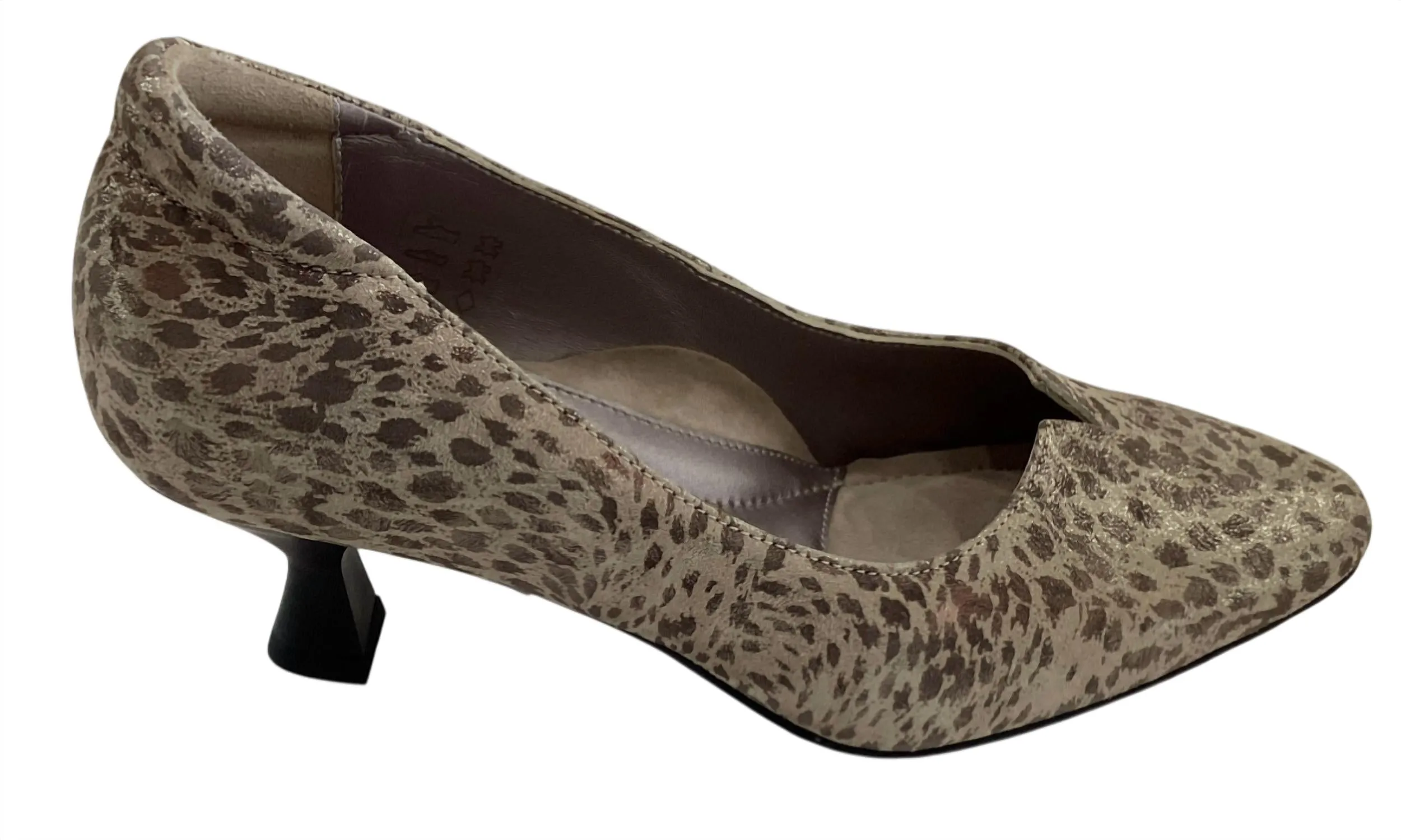 Gentle Finish Comfort Fit Women's Mia Pump In Sahara